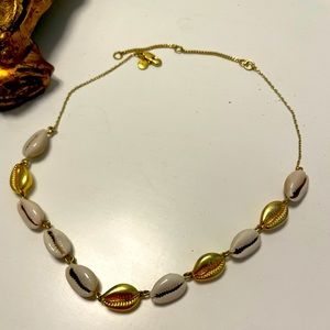 Madewell Gold Shell necklace!